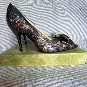 NWT J. Renee pointed toe heels SZ 7.5 Wide